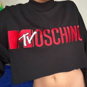 MOSCHINO x MTV CROPPED SWEATER.